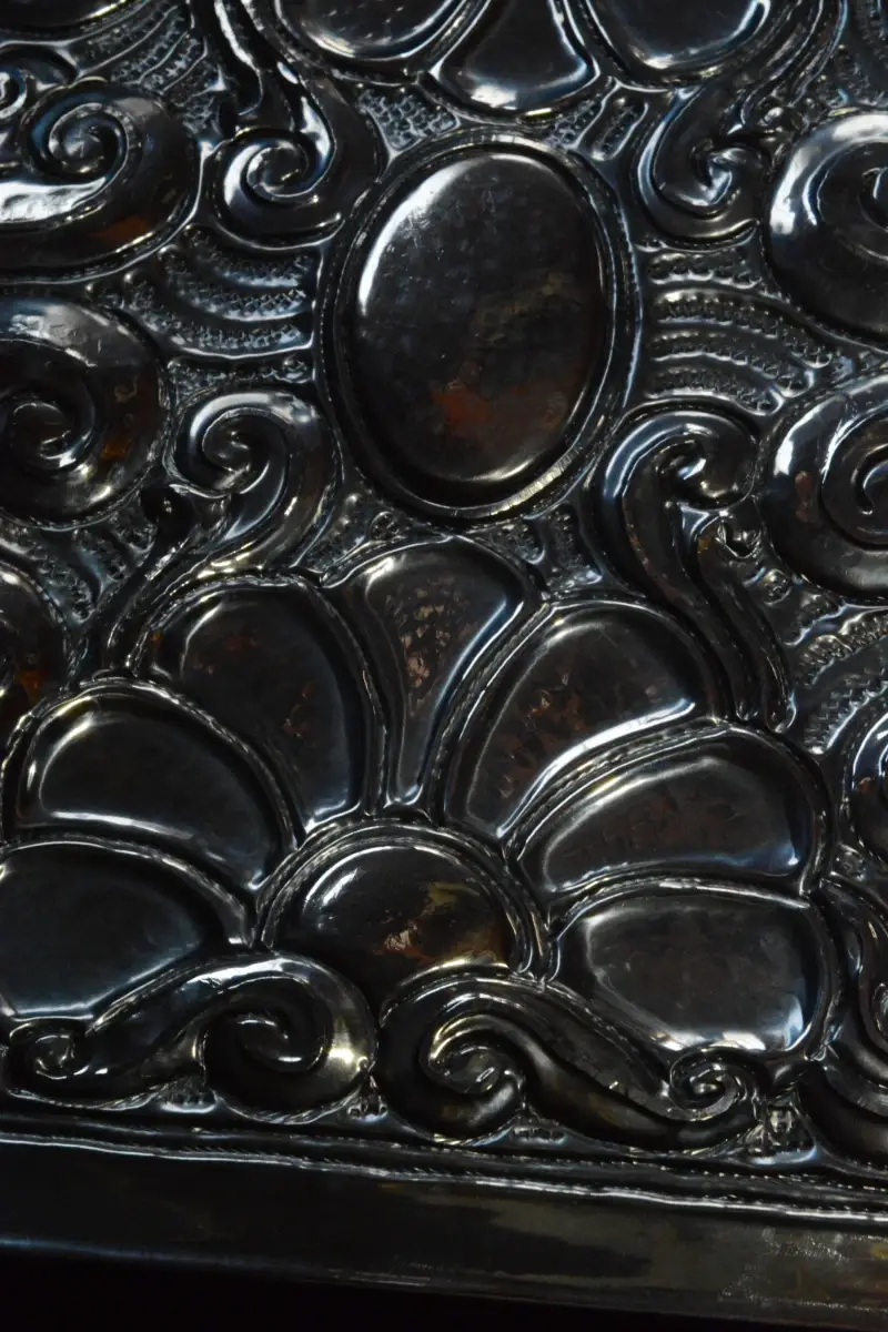caja de té - detalle de cincelado